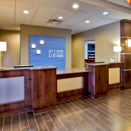 Holiday Inn Express & Suites Oak Ridge By Ihg Exterior photo