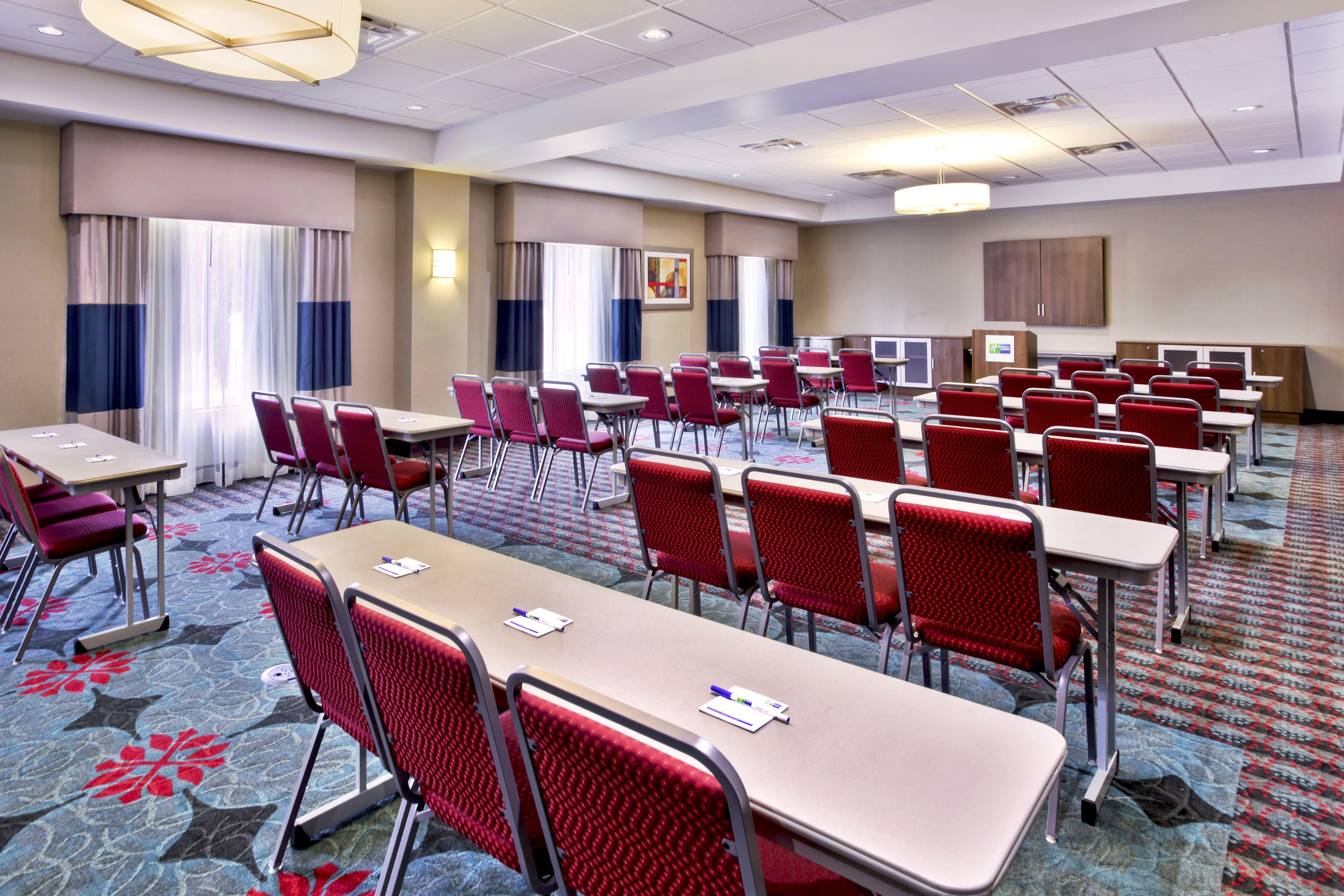 Holiday Inn Express & Suites Oak Ridge By Ihg Exterior photo