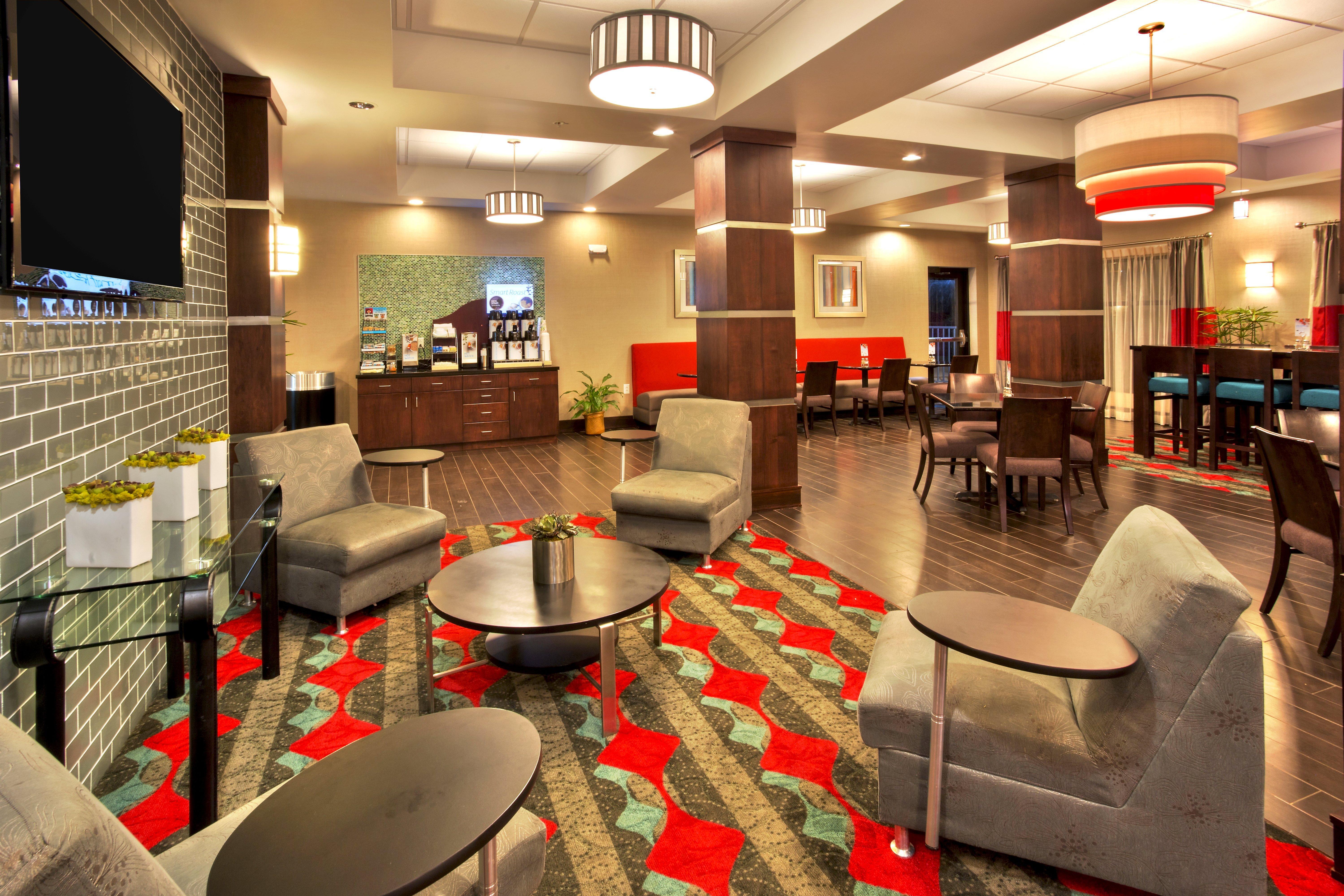 Holiday Inn Express & Suites Oak Ridge By Ihg Exterior photo
